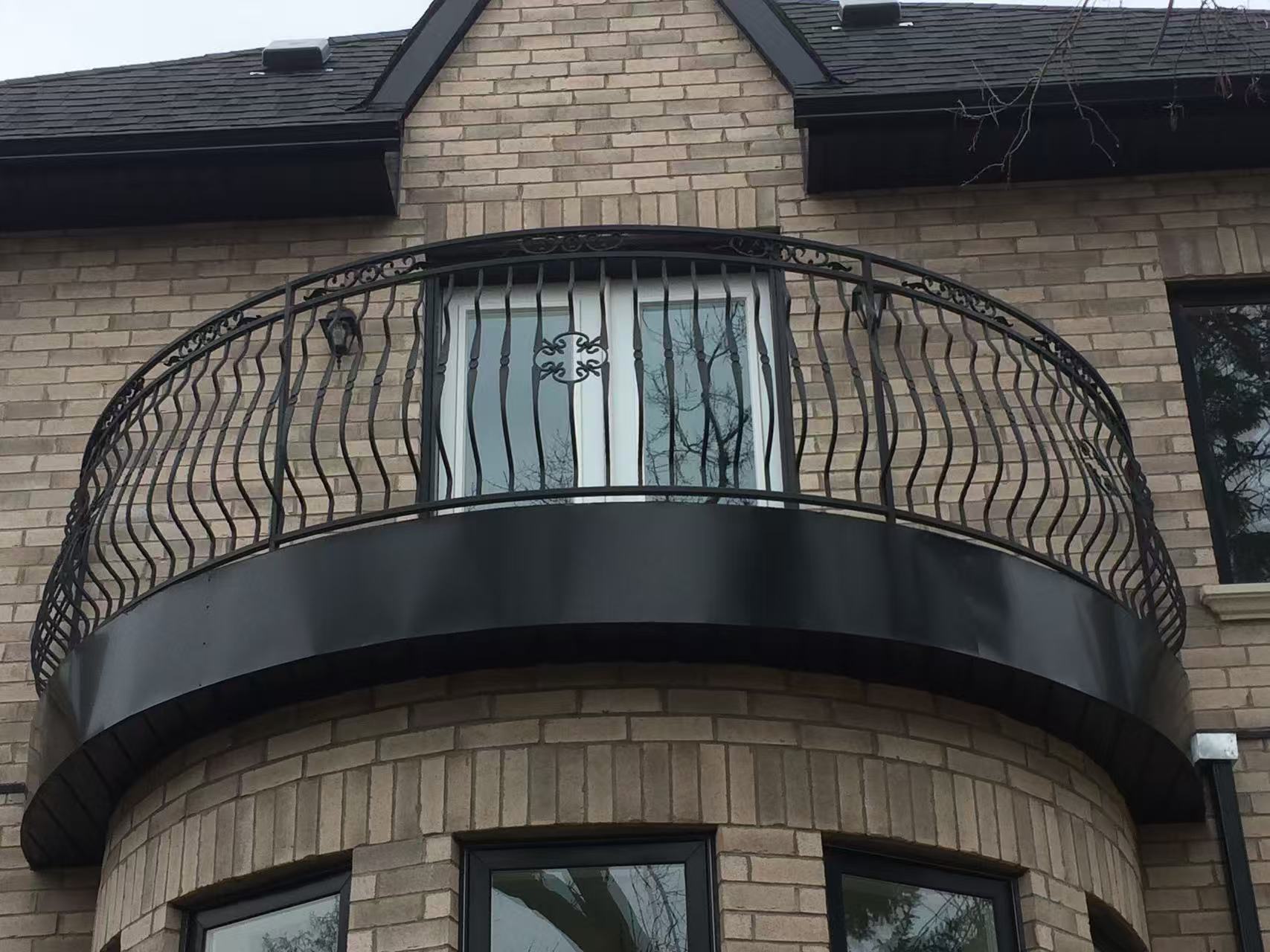 Curved custom balcony railing